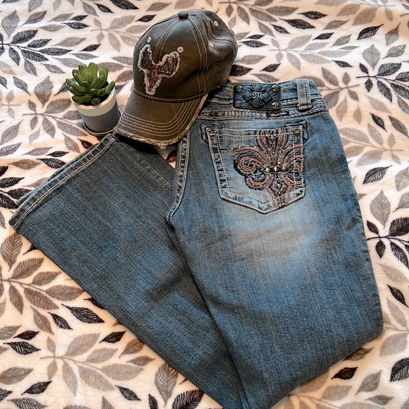 Miss Me Jeans - Picture 1 of 12